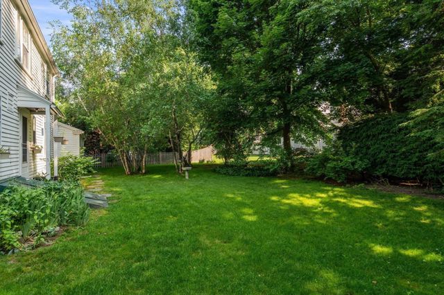 10 Wilde Rd, Wellesley, MA 02481