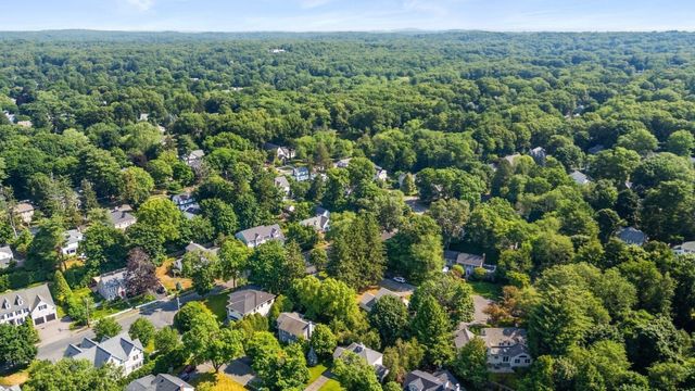 10 Wilde Rd, Wellesley, MA 02481