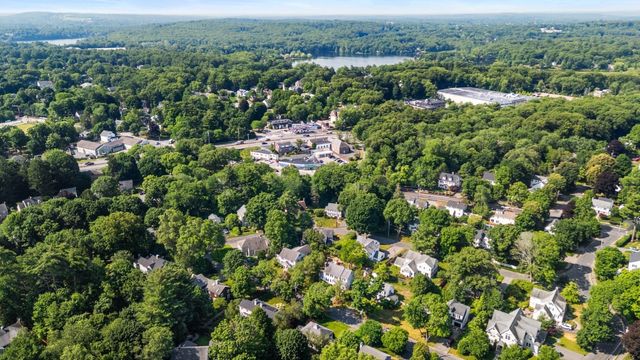 10 Wilde Rd, Wellesley, MA 02481