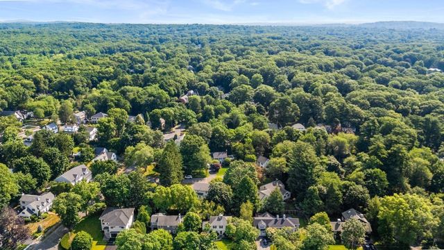 10 Wilde Rd, Wellesley, MA 02481