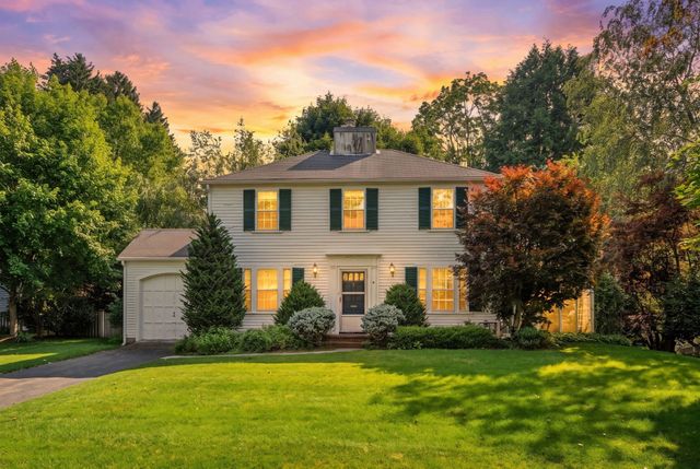 10 Wilde Rd, Wellesley, MA 02481