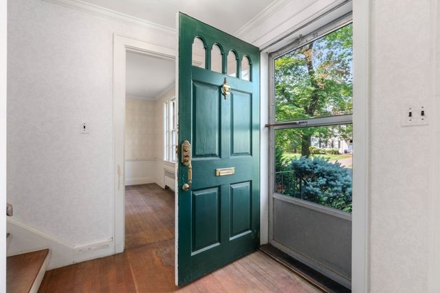 10 Wilde Rd, Wellesley, MA 02481