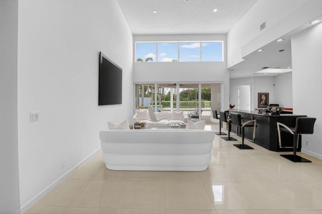 5768 Waterford, Boca Raton, FL 33496