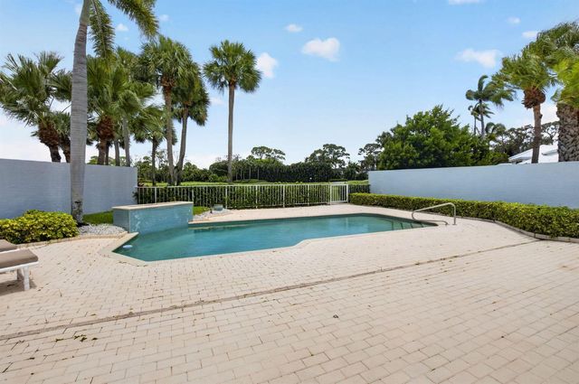 5768 Waterford, Boca Raton, FL 33496