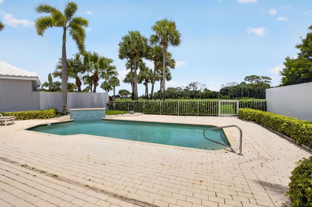 5768 Waterford, Boca Raton, FL 33496