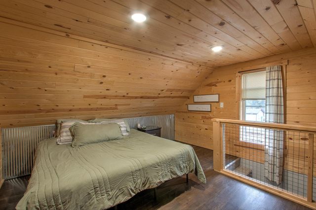 212 Forest Avenue W, Mora, MN 55051