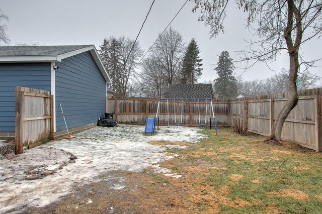 212 Forest Avenue W, Mora, MN 55051