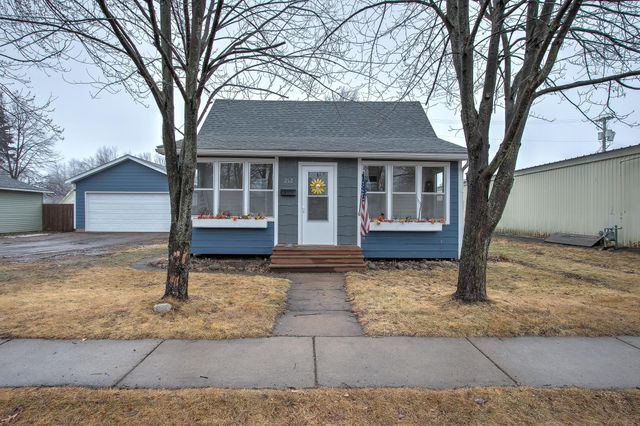 212 Forest Avenue W, Mora, MN 55051