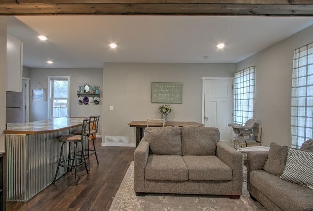 212 Forest Avenue W, Mora, MN 55051