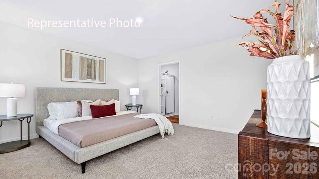 2114 10th Street SE, Hickory, NC 28602