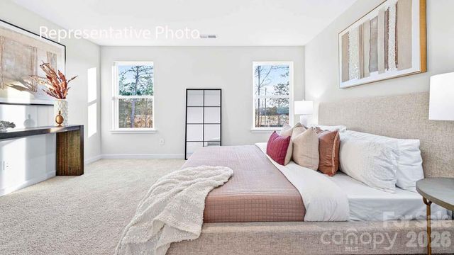 2114 10th Street SE, Hickory, NC 28602