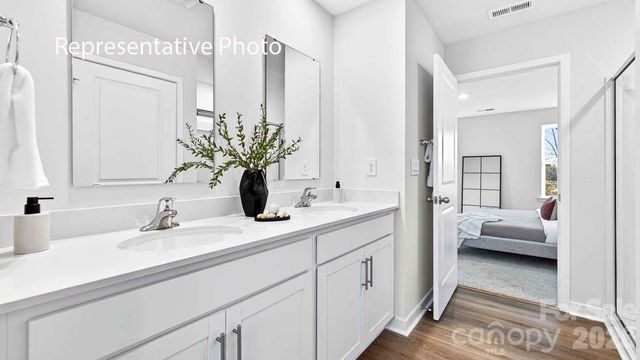 2114 10th Street SE, Hickory, NC 28602