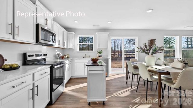 2114 10th Street SE, Hickory, NC 28602