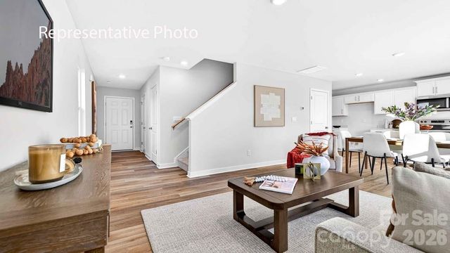 2114 10th Street SE, Hickory, NC 28602
