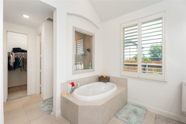 7541 Pondview Lane, Fort Worth, TX 76123