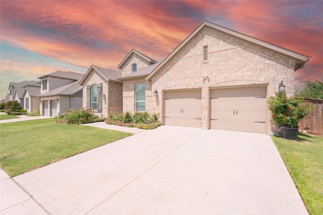 7541 Pondview Lane, Fort Worth, TX 76123