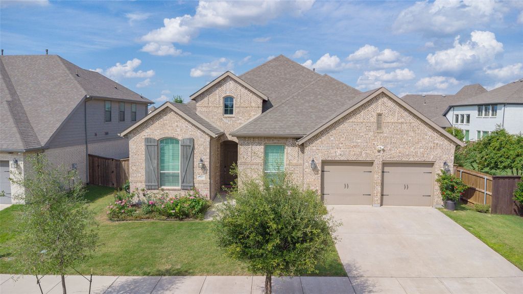 7541 Pondview Lane, Fort Worth, TX 76123