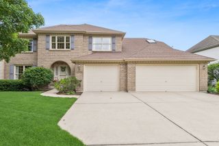 6127 Tyrnbury Drive, Lisle, IL 60532