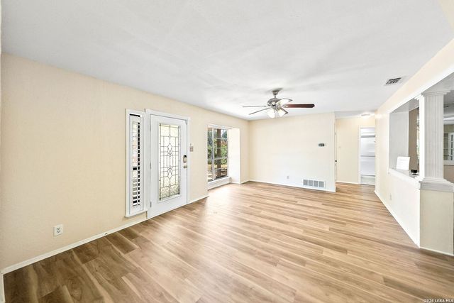 5306 Wapiti Trl, San Antonio, TX 78228