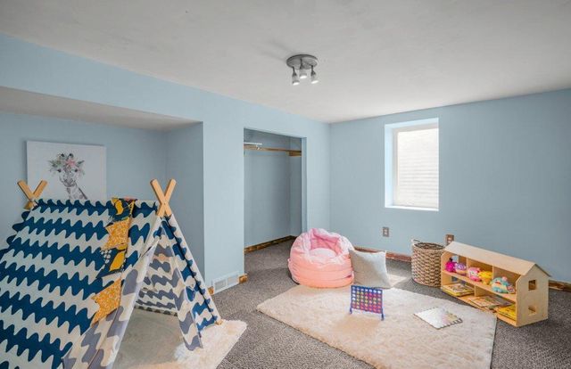 7200 Newton Avenue N, Brooklyn Center, MN 55430