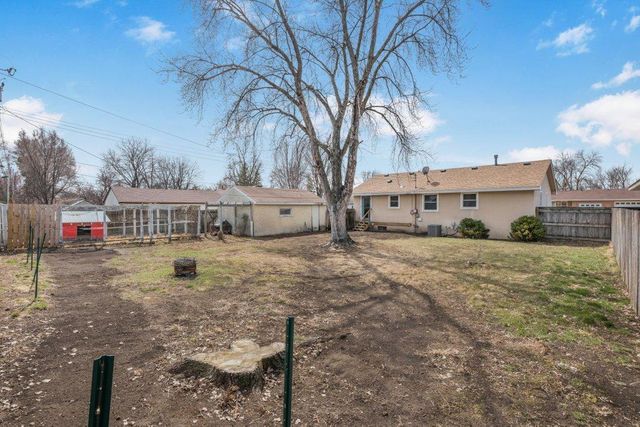 7200 Newton Avenue N, Brooklyn Center, MN 55430