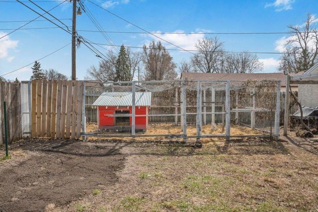 7200 Newton Avenue N, Brooklyn Center, MN 55430