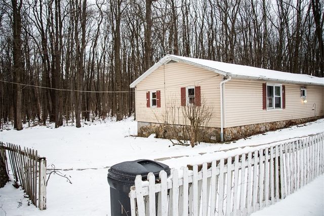 1227 Mount Carmel Dr, Ogle Twp, PA 15963