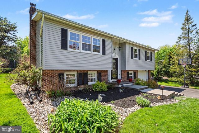 219 MAPLE AVE, Quarryville, PA 17566