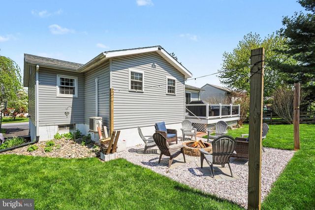 219 MAPLE AVE, Quarryville, PA 17566