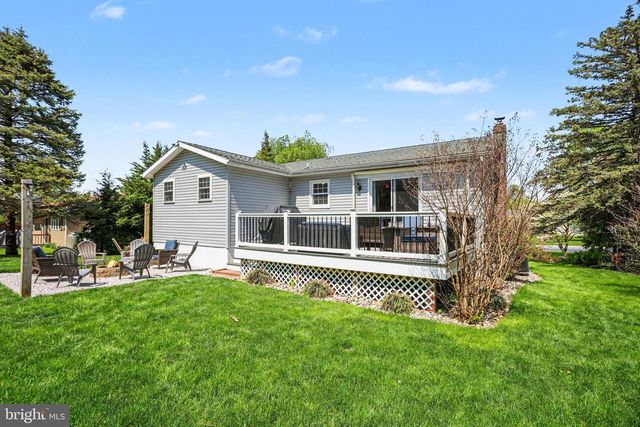 219 MAPLE AVE, Quarryville, PA 17566