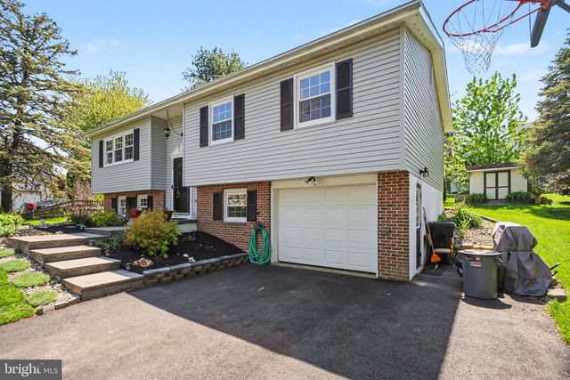 219 MAPLE AVE, Quarryville, PA 17566
