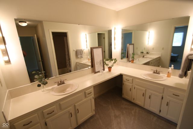 614 Conner Creek Drive, Fishers, IN 46038