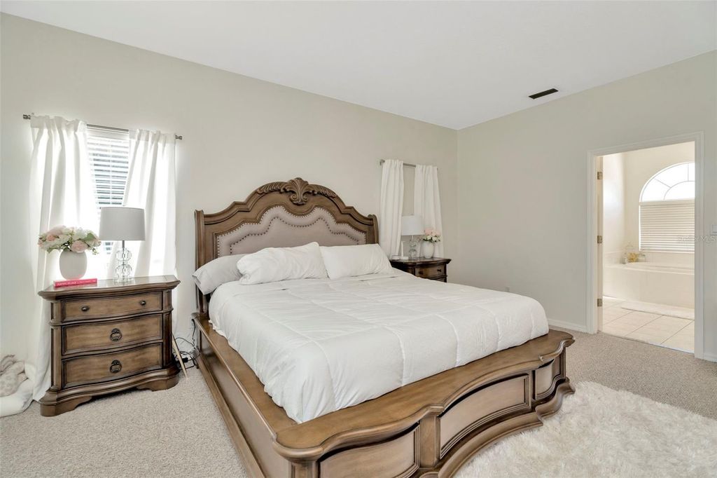 Image 27 of property listing at 4612 NETHERWOOD DRIVE, Tampa, FL 33624