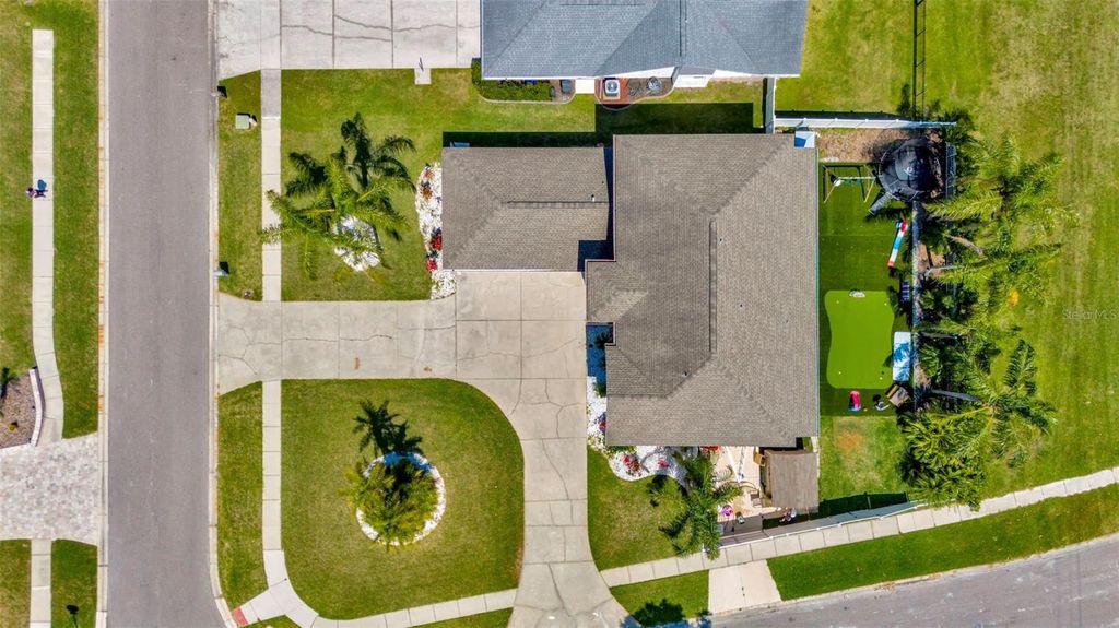 Image 36 of property listing at 4612 NETHERWOOD DRIVE, Tampa, FL 33624