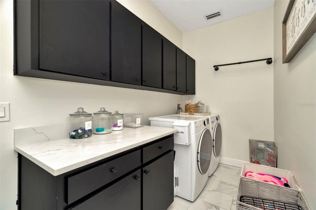 Image 9 of property listing at 4612 NETHERWOOD DRIVE, Tampa, FL 33624