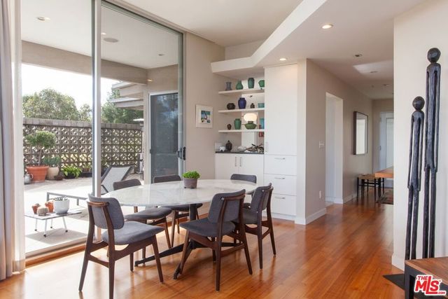 2154 Ridgemont Drive, Los Angeles, CA 90046