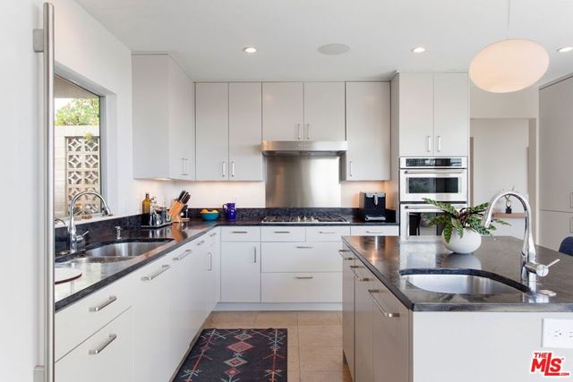 2154 Ridgemont Drive, Los Angeles, CA 90046