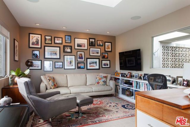 2154 Ridgemont Drive, Los Angeles, CA 90046