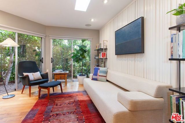 2154 Ridgemont Drive, Los Angeles, CA 90046