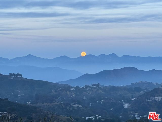 2154 Ridgemont Drive, Los Angeles, CA 90046