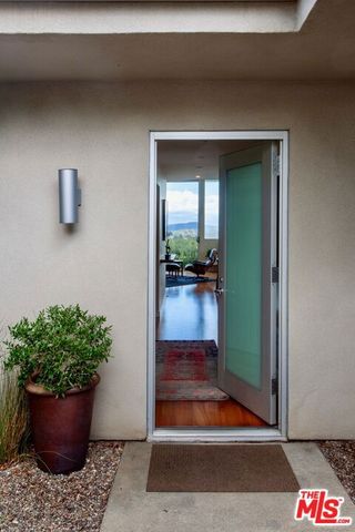 2154 Ridgemont Drive, Los Angeles, CA 90046