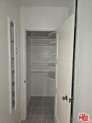 6243 S Fairfax Avenue, Los Angeles, CA 90056