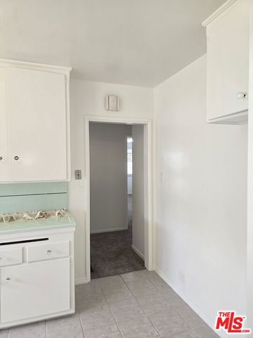 6243 S Fairfax Avenue, Los Angeles, CA 90056