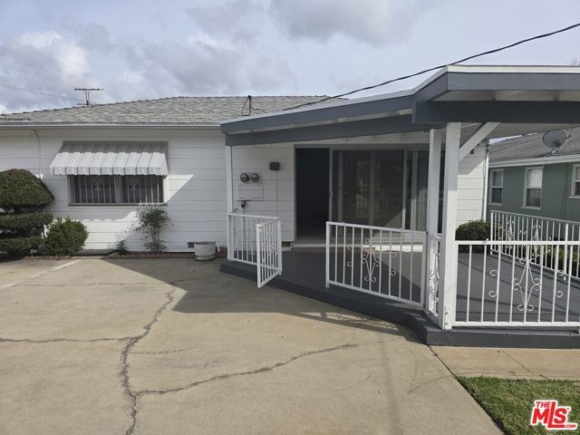 6243 S Fairfax Avenue, Los Angeles, CA 90056