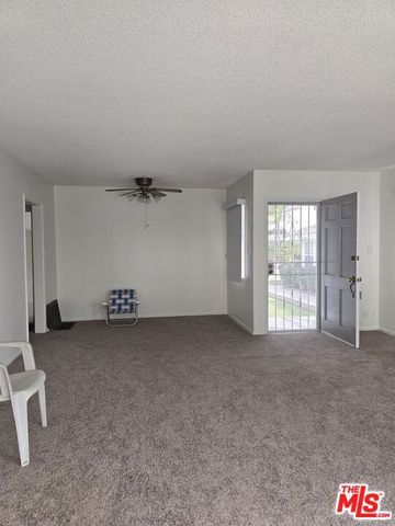 6243 S Fairfax Avenue, Los Angeles, CA 90056