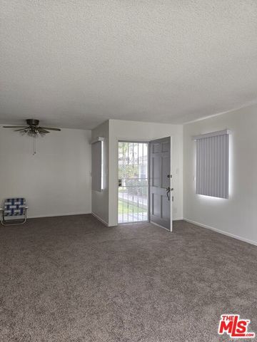 6243 S Fairfax Avenue, Los Angeles, CA 90056