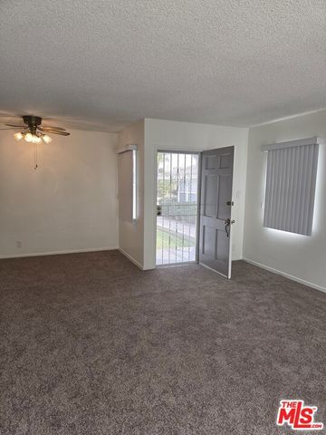 6243 S Fairfax Avenue, Los Angeles, CA 90056