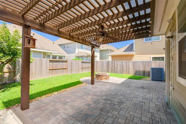 6527 Wilshire Fern, Houston, TX 77040