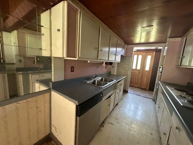 315 Morrison Ave, Perry Twp, PA 16117