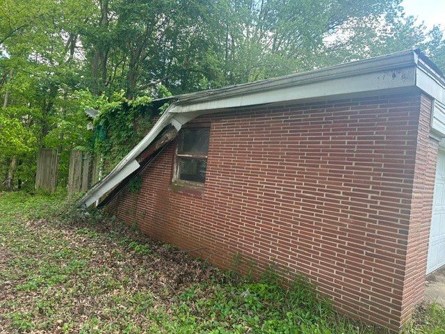 315 Morrison Ave, Perry Twp, PA 16117